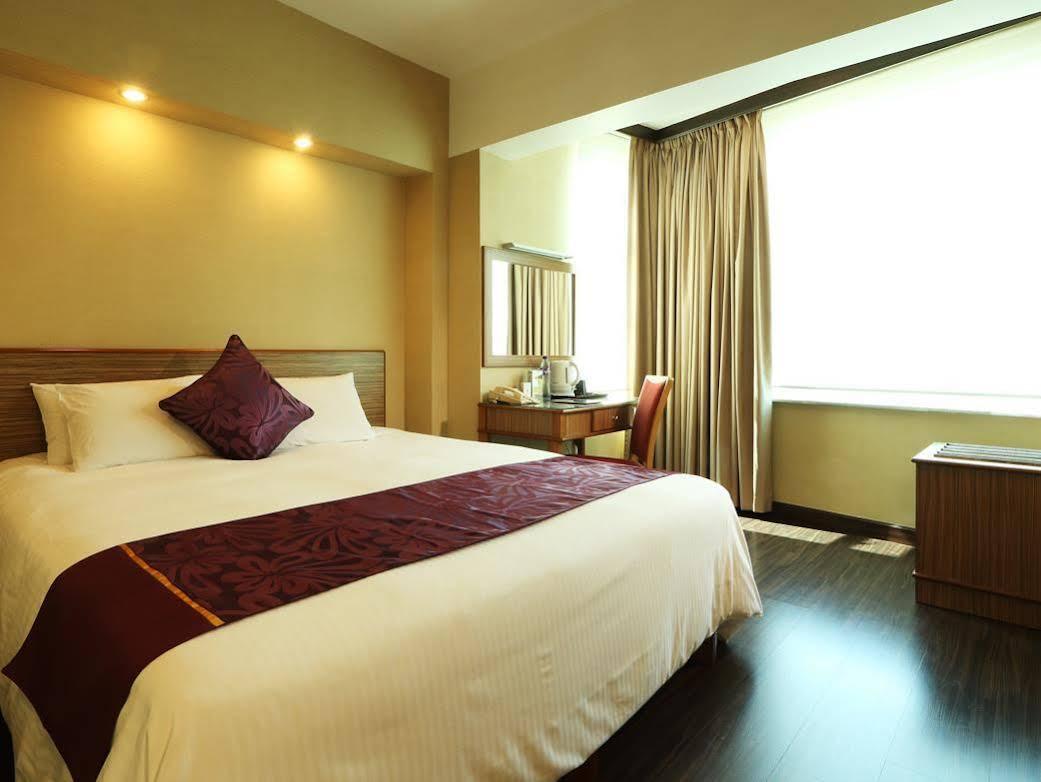 The Imperial Hotel Hong Kong Exterior photo